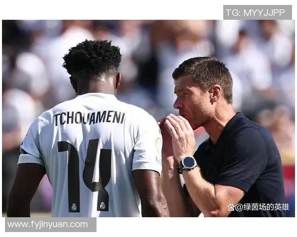 皇马与巴黎的巅峰对决直播球迷热情高涨共同见证精彩瞬间